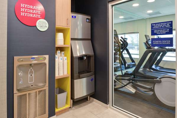 Fitness/ Exercise Room - Tru by Hilton Hotel Coppell