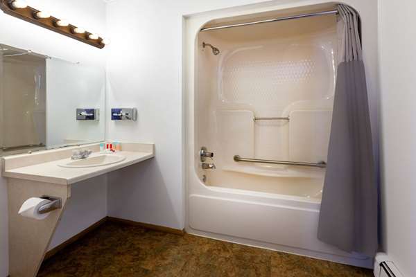  - Travelodge Escanaba