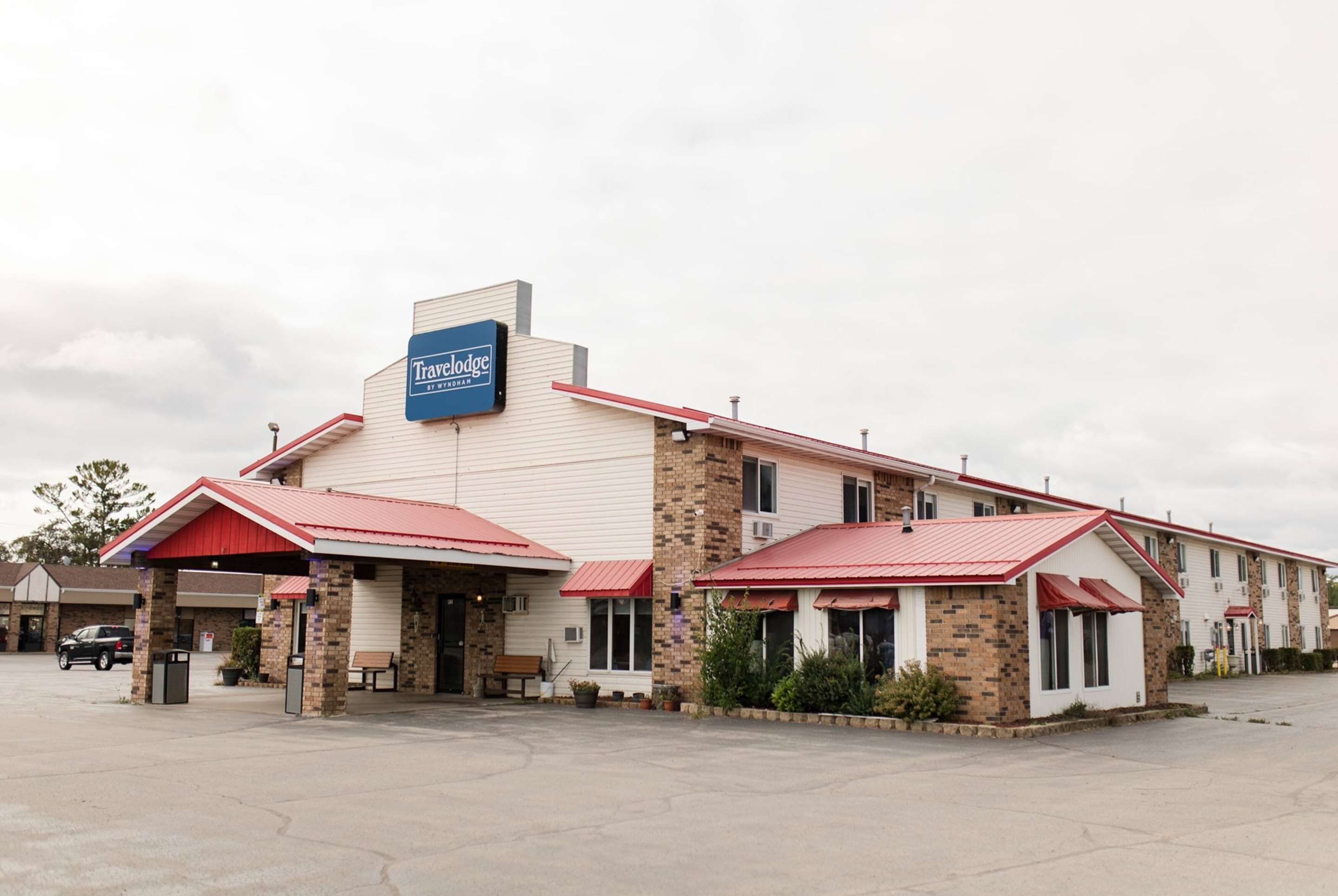 Exterior | Travelodge by Wyndham Escanaba