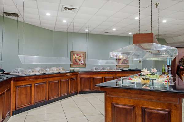  - Ramada Hotel Airport Shreveport - I-20, Exit 10