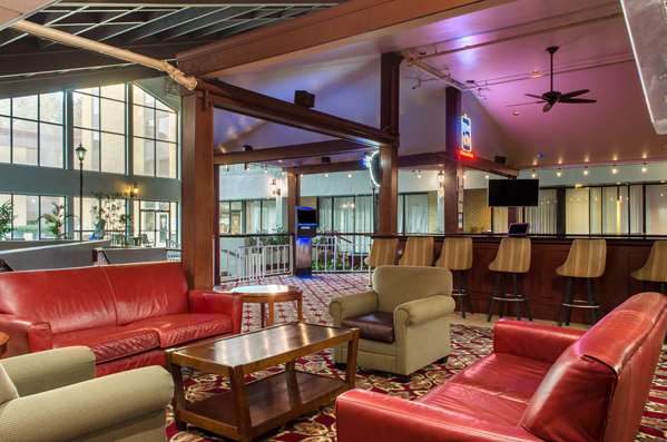 Bar - Ramada Hotel Airport Shreveport - I-20, Exit 10