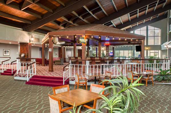 Bar - Ramada Hotel Airport Shreveport - I-20, Exit 10