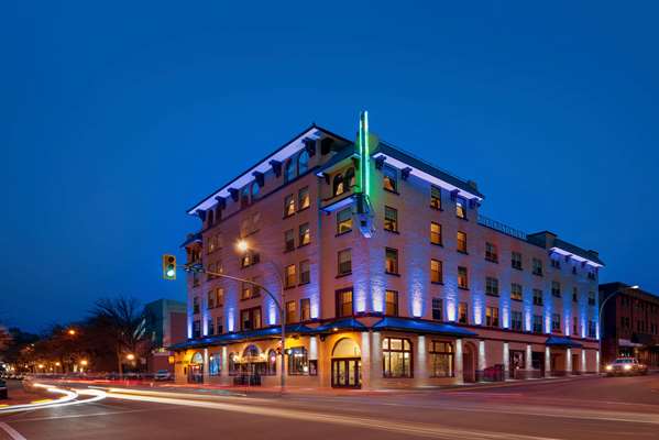 Exterior view - Plaza Hotel Kamloops