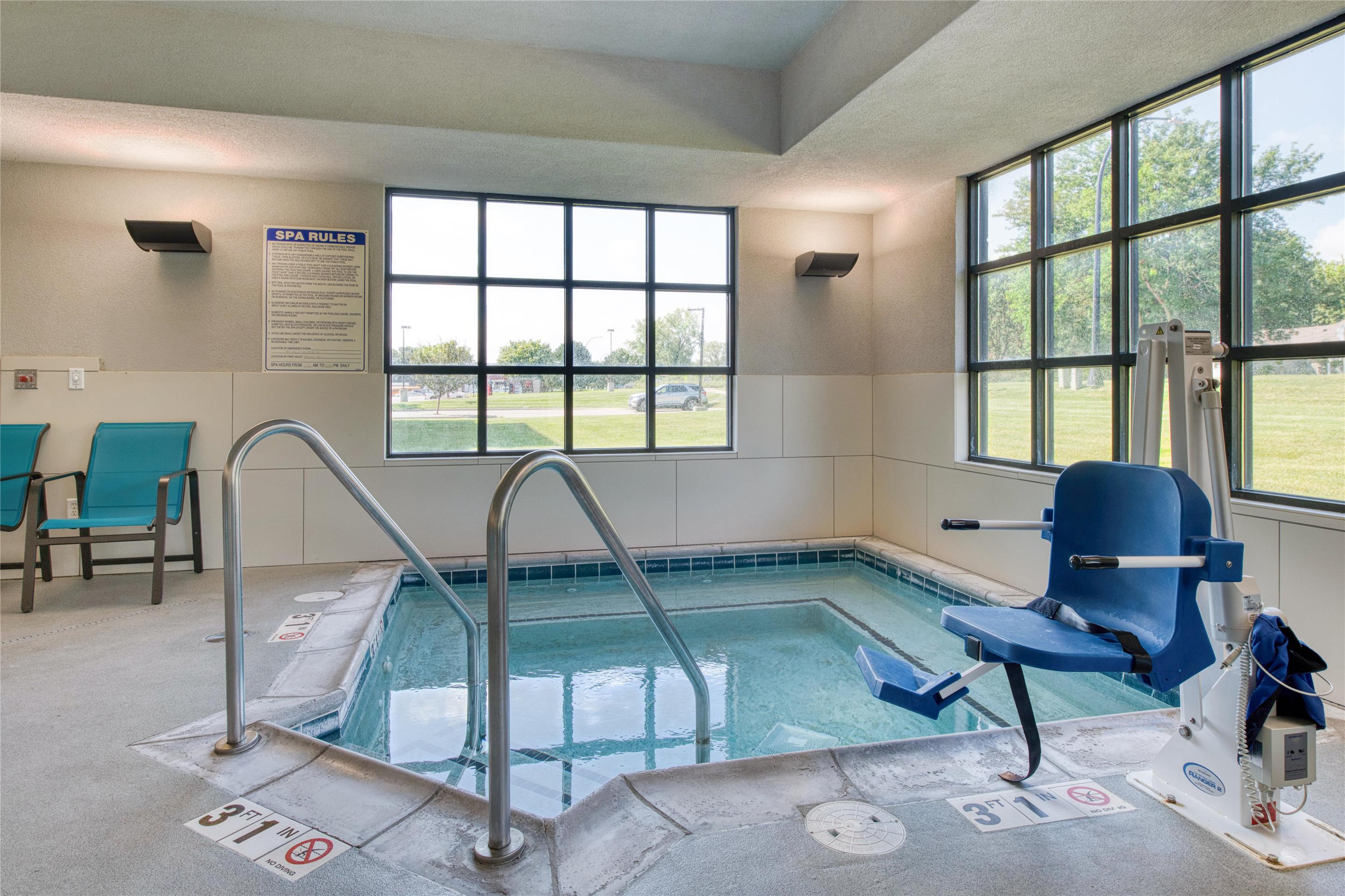Hot Tub | Best Western Plus Saint Peter