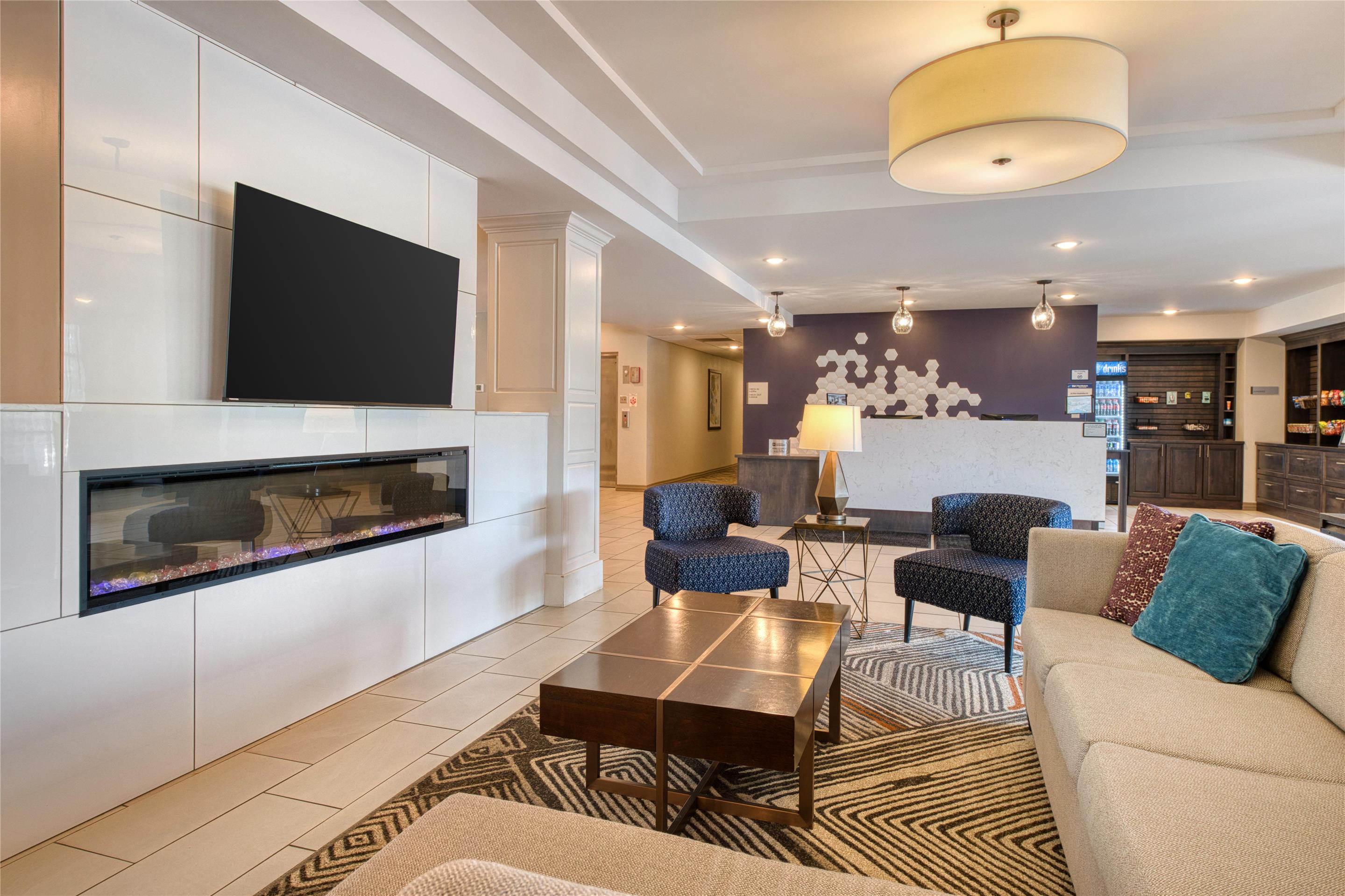 Lobby | Best Western Plus Saint Peter