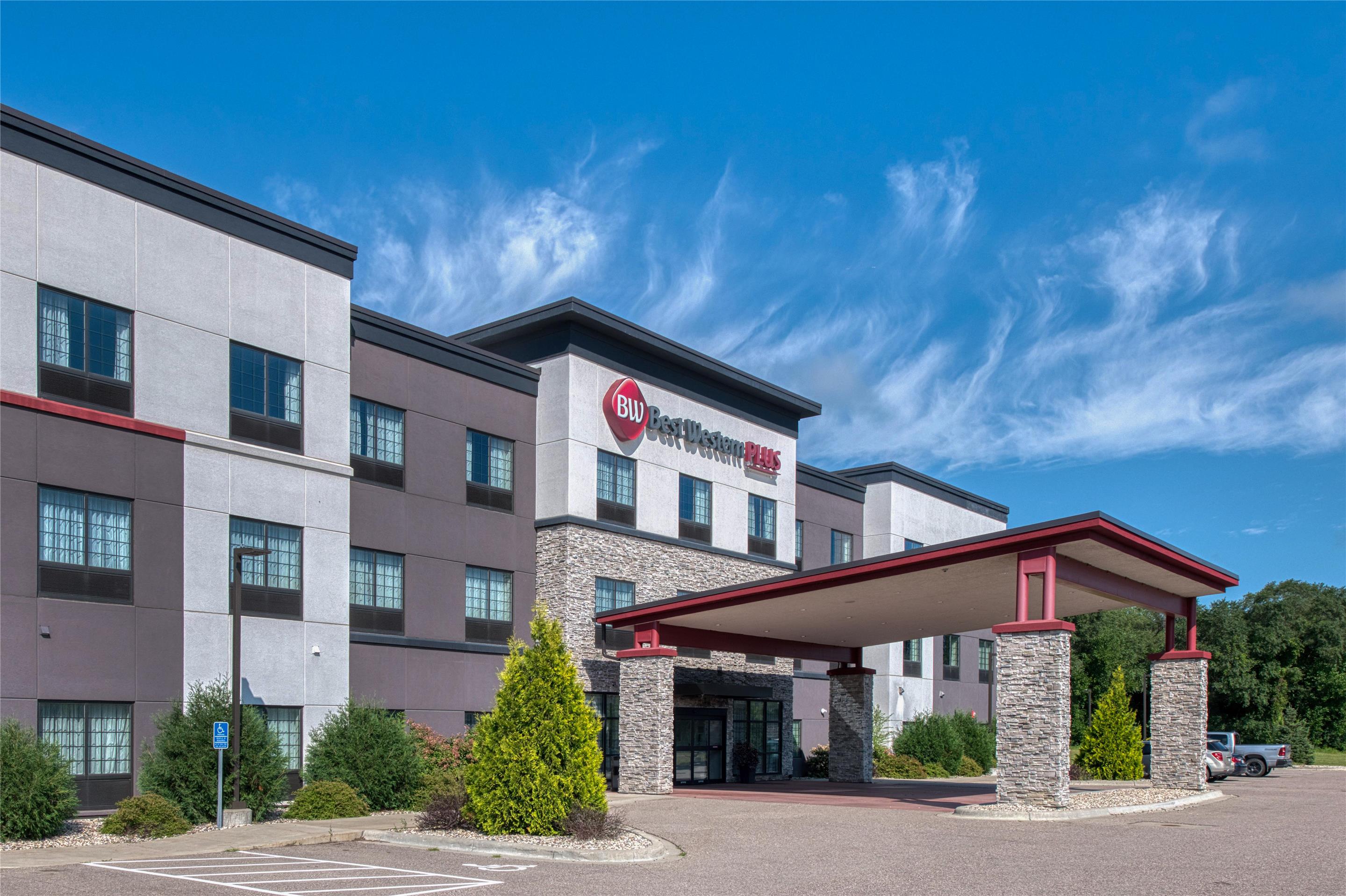 Exterior | Best Western Plus Saint Peter