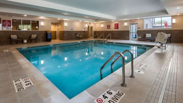 Pool - Best Western Plus La Crescent Hotel