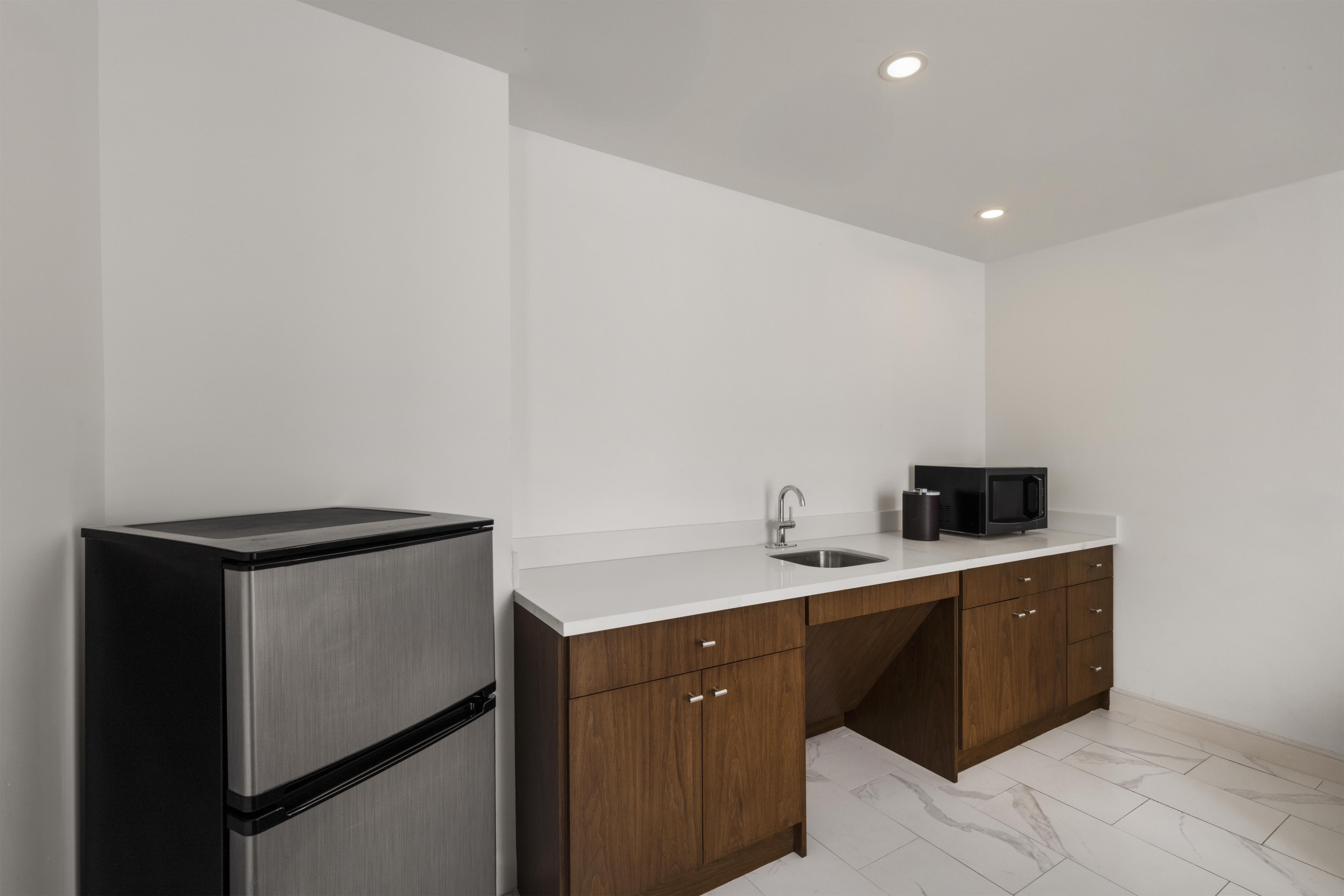 Best Western Premier Empire State Hotel Room Type - King Suite with Bath Tub and Sofa Bed - Disability Access/Non-Smoking