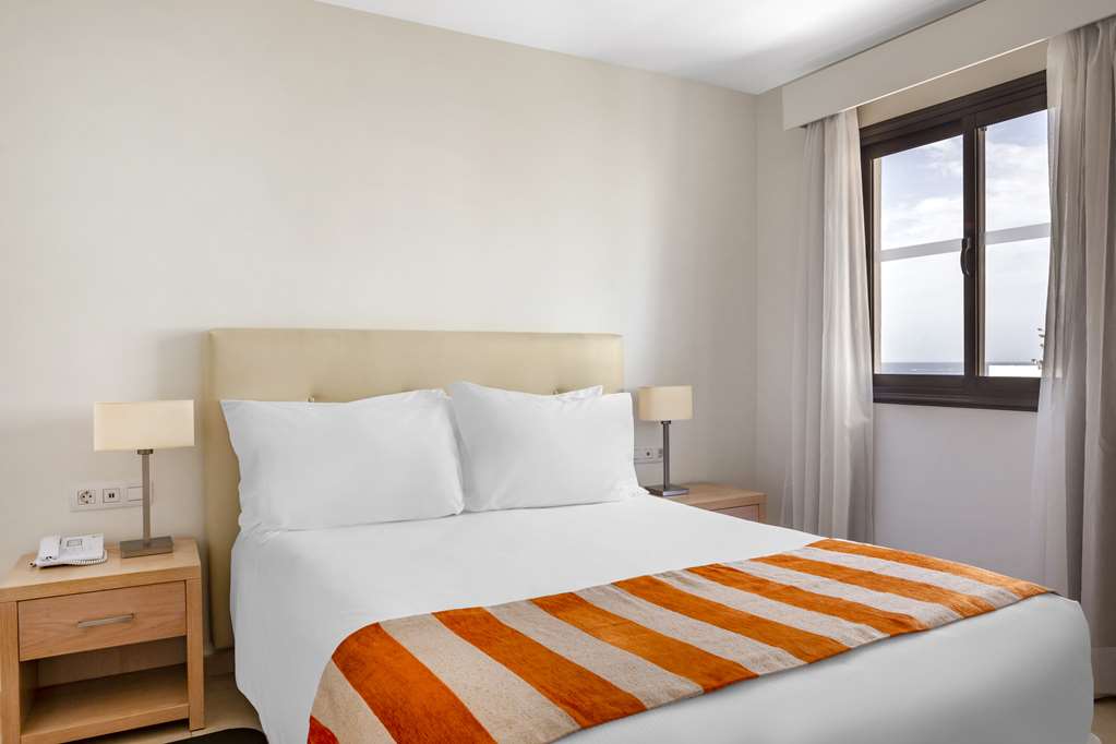 SUNSET BAY CLUB BY DIAMOND RESORTS-guestroom-Guest Room,On-Site.jpg