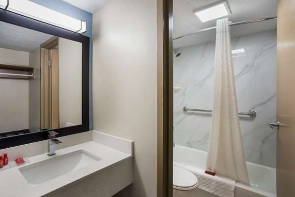  - SureStay Hotel by Best Western General Nelson Bardstown