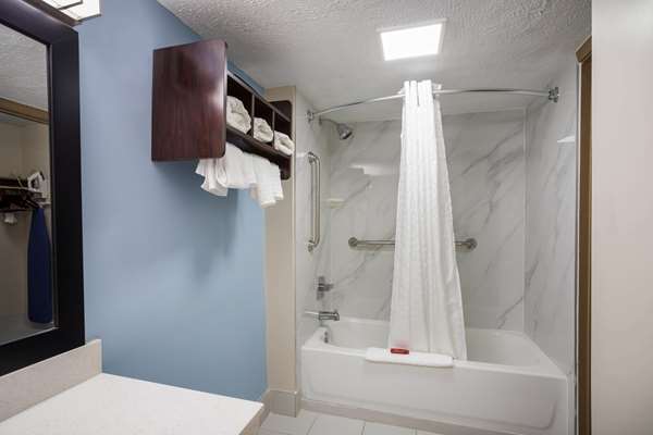  - SureStay Hotel by Best Western General Nelson Bardstown