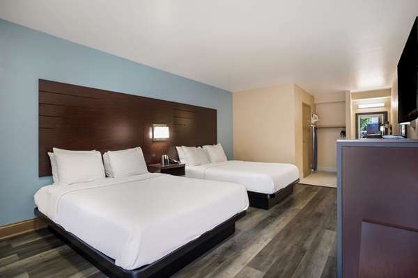  - SureStay Hotel by Best Western General Nelson Bardstown