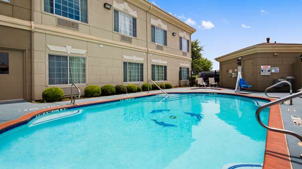 Pool - SureStay Plus Hotel by Best Western Mesquite