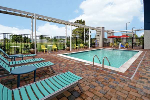 Pool - Home2 Suites by Hilton Harvey