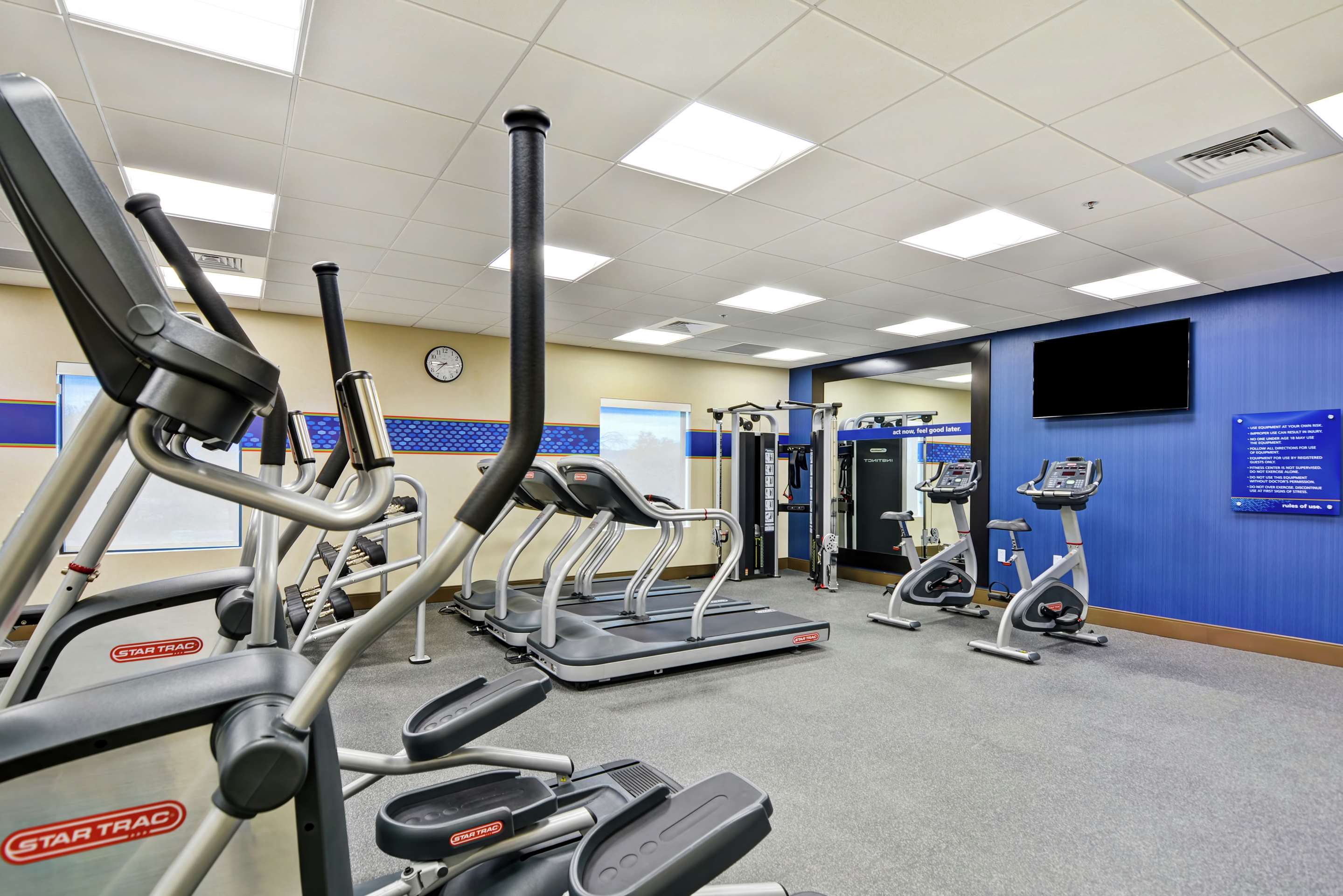 Health club fitness center gym | Hampton Inn & Suites Tucson Marana