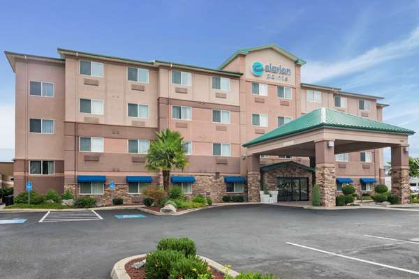 Exterior view - Clarion Pointe Hotel Medford - I-5, Exit 27