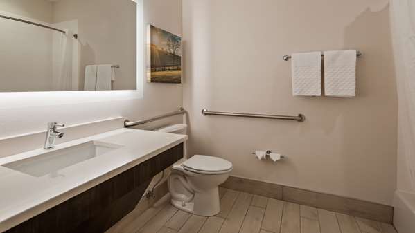  - Best Western Plus Inn & Suites Elizabethtown - I-65, Exit 94