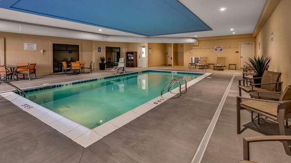 Pool - Best Western Plus Inn & Suites Elizabethtown - I-65, Exit 94
