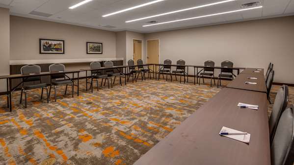  - Best Western Plus Inn & Suites Elizabethtown - I-65, Exit 94