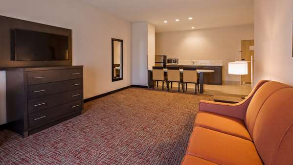  - Best Western Plus Inn & Suites Elizabethtown - I-65, Exit 94