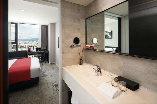 1 Double Bed, Non-Smoking, Deluxe Quality Room, Coffee Maker, High Speed Internet Access
