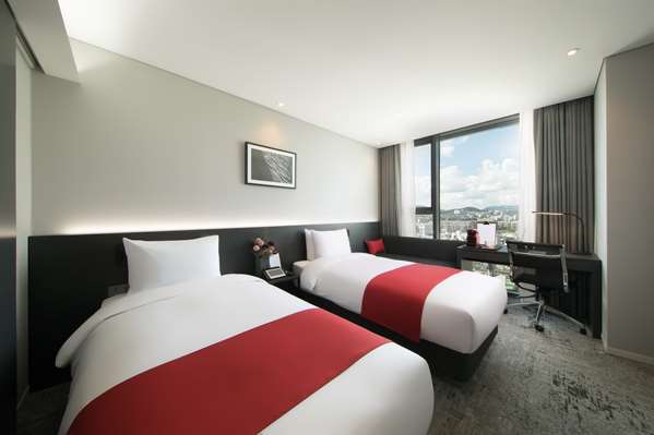 2 Single Beds, Non-Smoking, Deluxe Quality Room, Coffee Maker, High Speed Internet Access