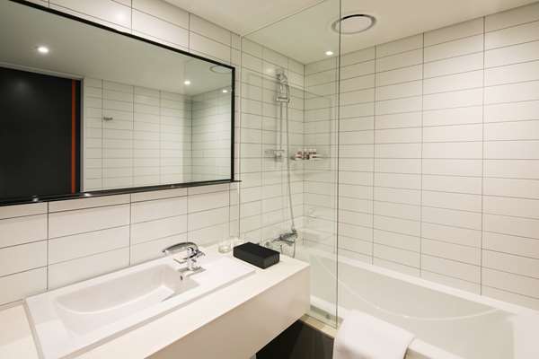 1 Double Bed, Non-Smoking, Standard Room, Shower