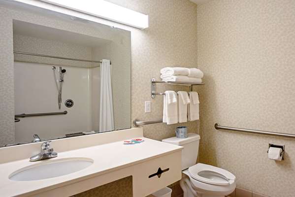  - Quality Inn Clinton