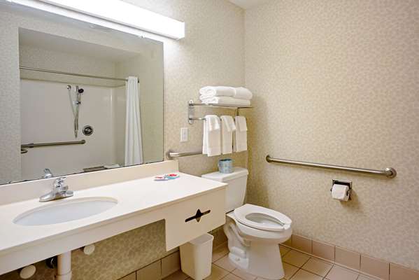  - Quality Inn Clinton