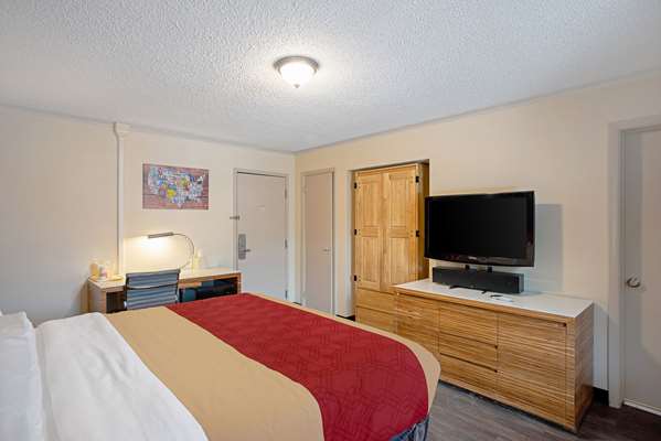  - Quality Inn Clinton