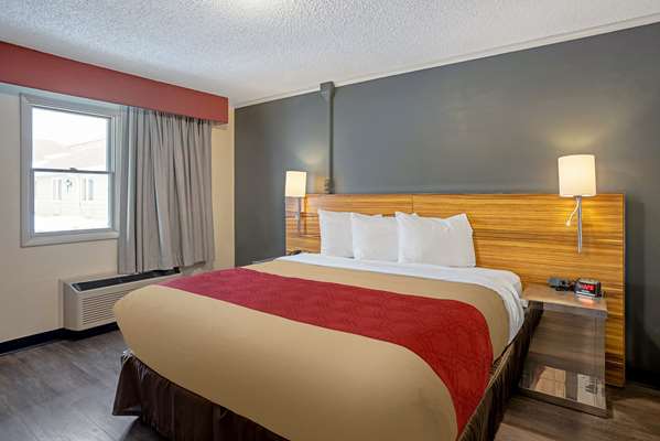 - Quality Inn Clinton