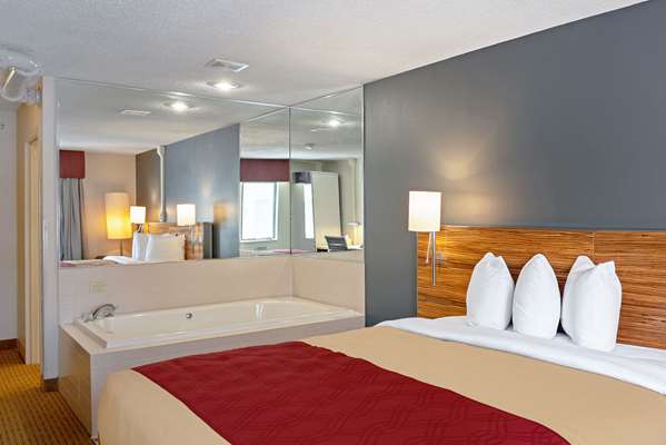 Suite - Quality Inn Clinton
