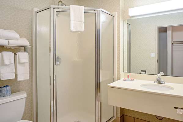 - Quality Inn Clinton