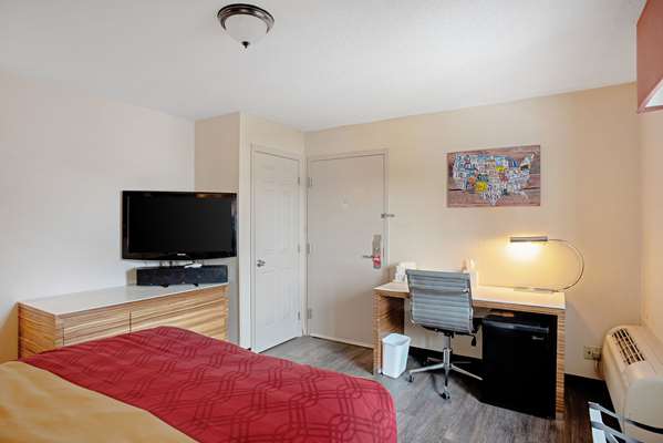  - Quality Inn Clinton