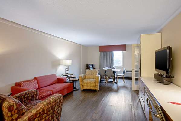 Suite - Quality Inn Clinton