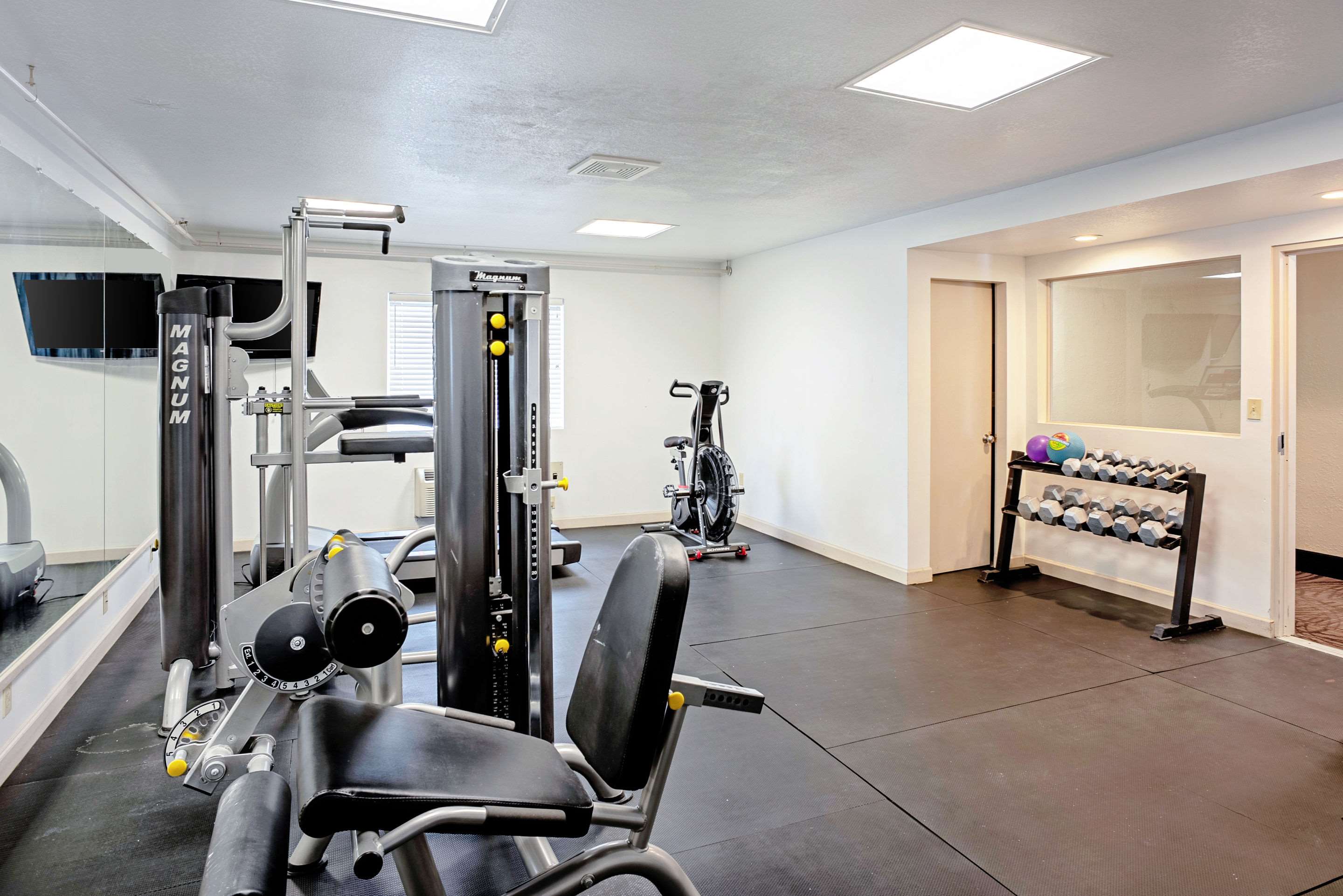 Fitness center | Quality Inn Frontier at US Hwy 30