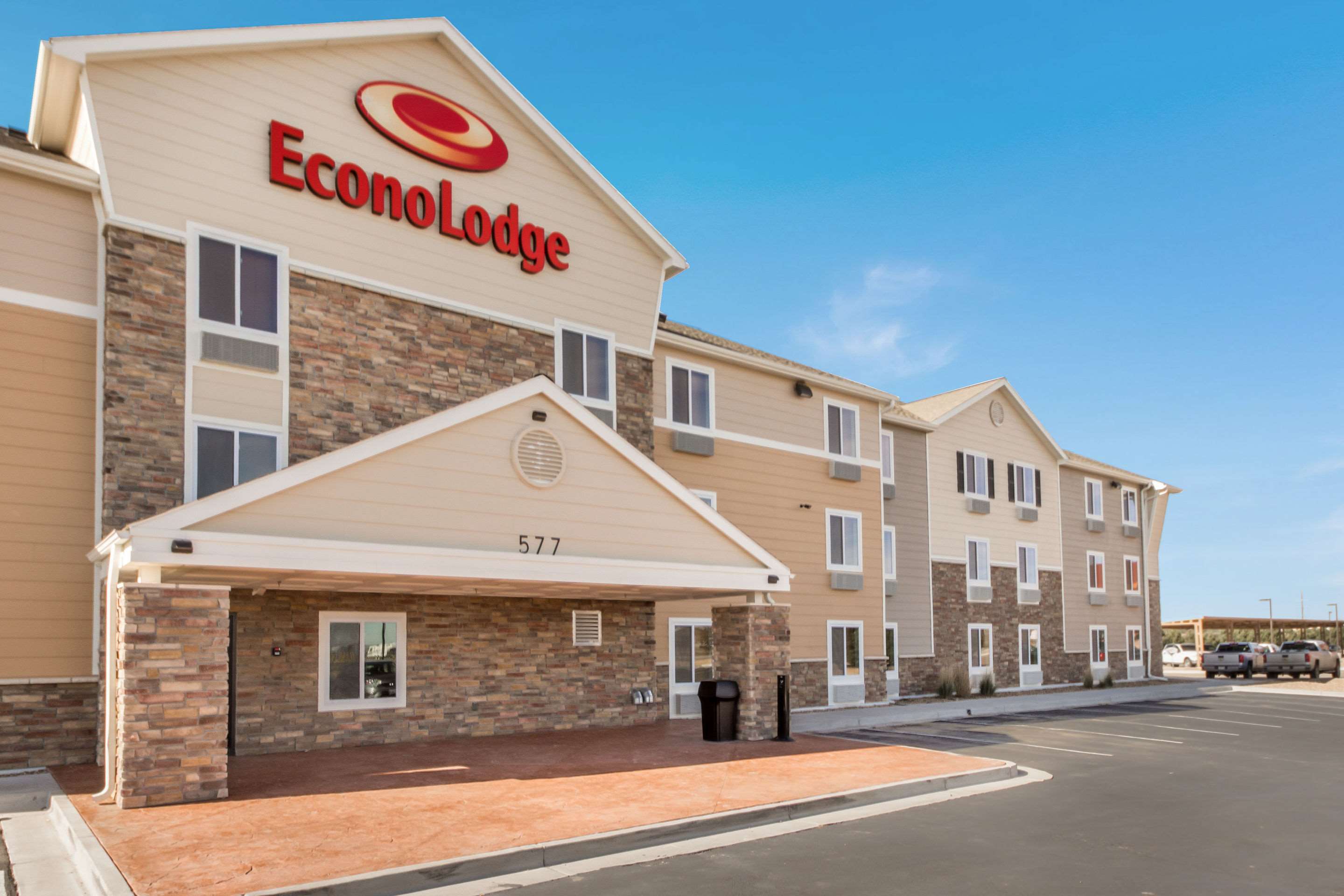Hotel exterior | Econo Lodge