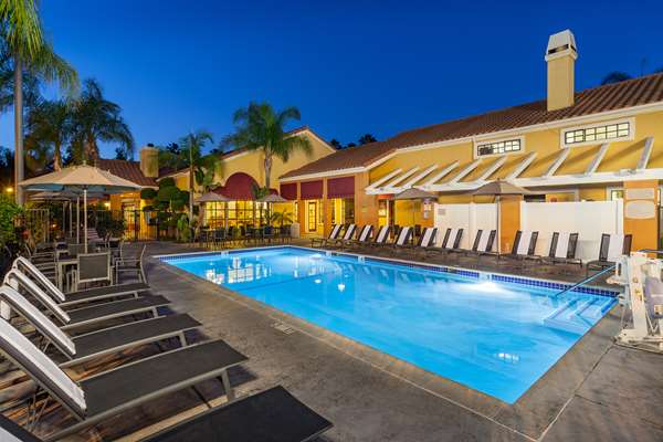 Pool - Clementine Hotel & Suites Anaheim - I-5, Exit 109