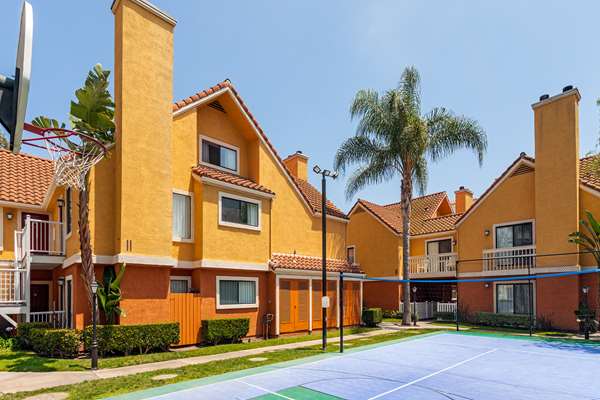 Recreation - Clementine Hotel & Suites Anaheim - I-5, Exit 109