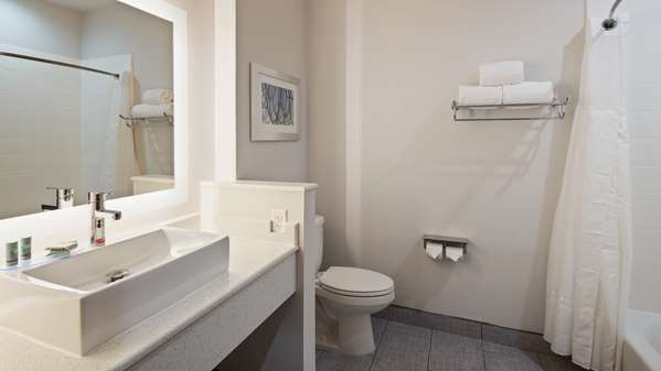  - Best Western Green Oaks Inn & Suites La Vernia