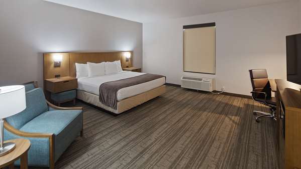  - Best Western Green Oaks Inn & Suites La Vernia