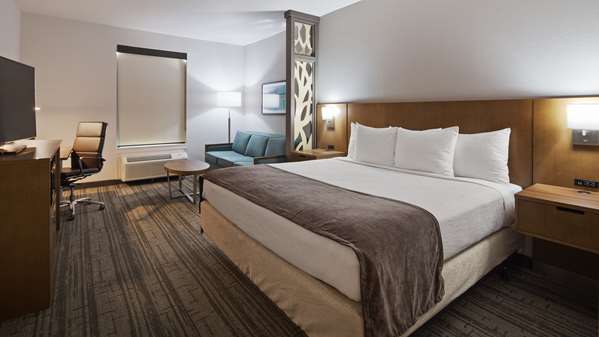  - Best Western Green Oaks Inn & Suites La Vernia