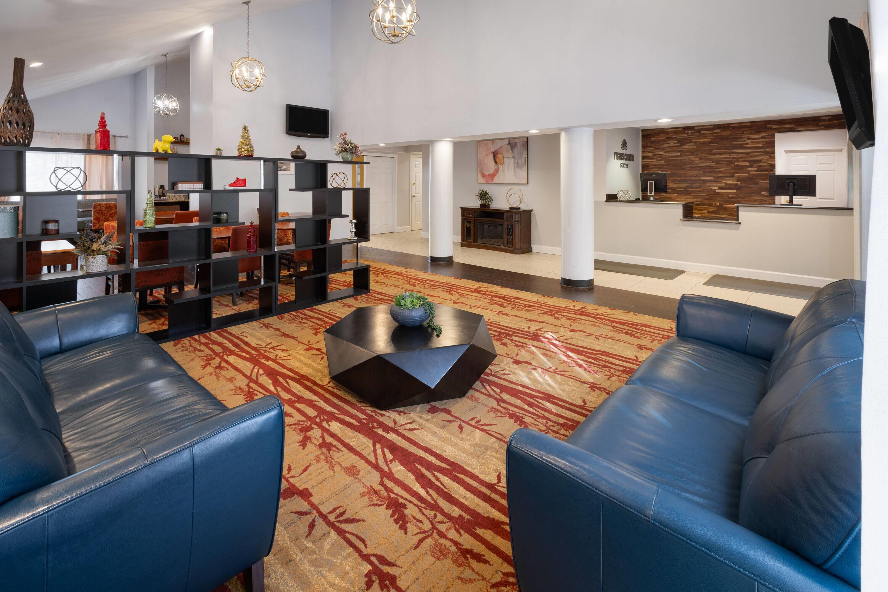 Lobby | Tysons Corner Suites, A Baymont by Wyndham