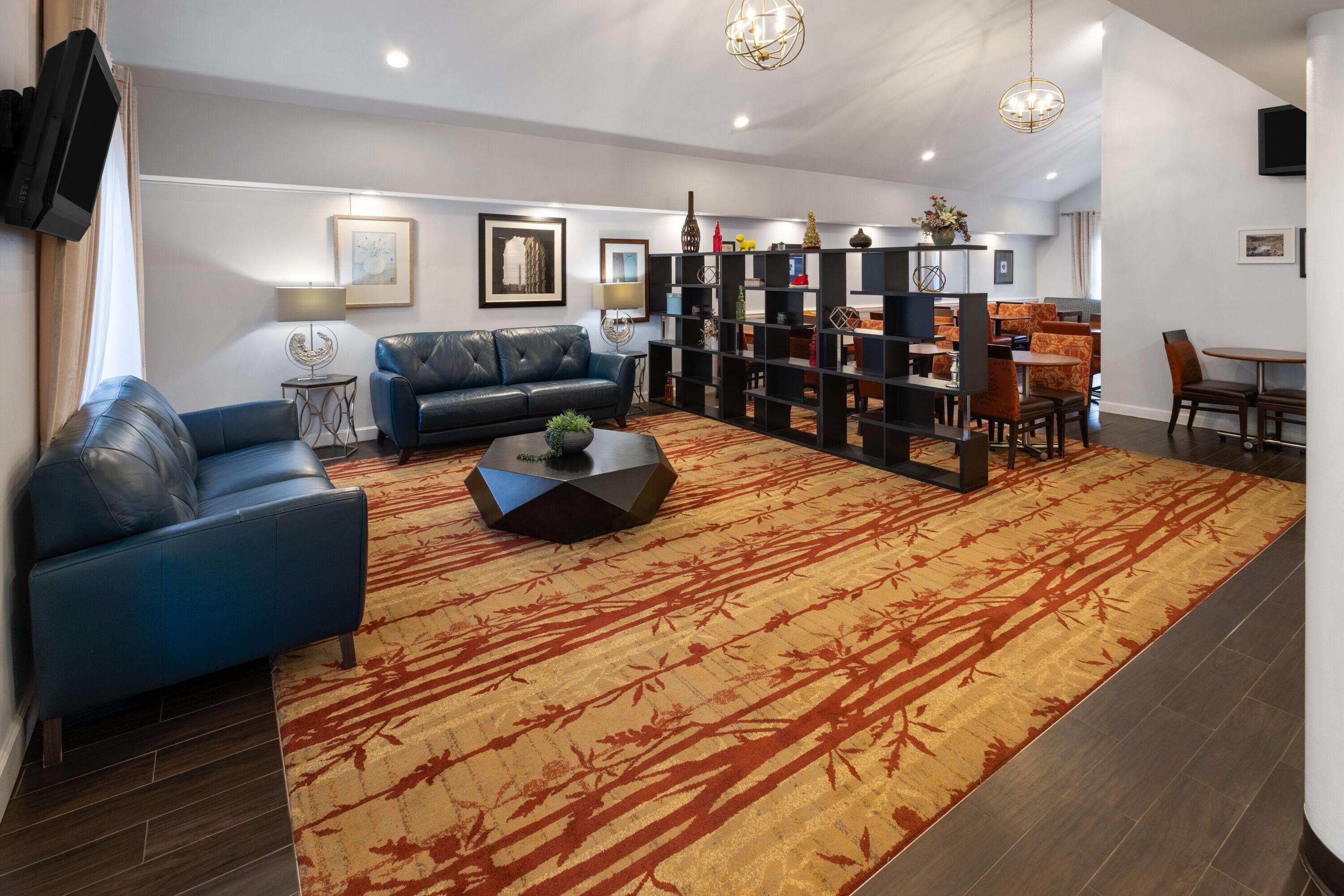 Lobby | Tysons Corner Suites, A Baymont by Wyndham