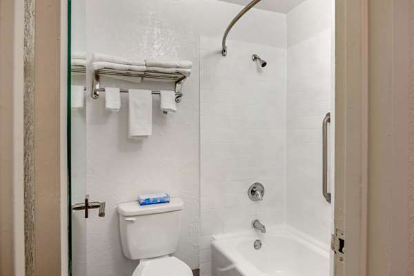  - Quality Inn & Suites Ruther Glen - I-95, Exit 104