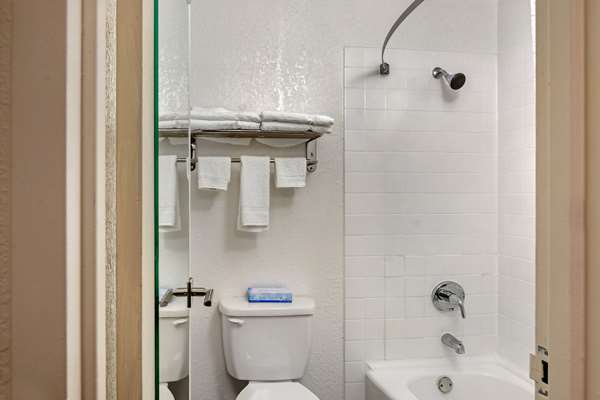  - Quality Inn & Suites Ruther Glen - I-95, Exit 104