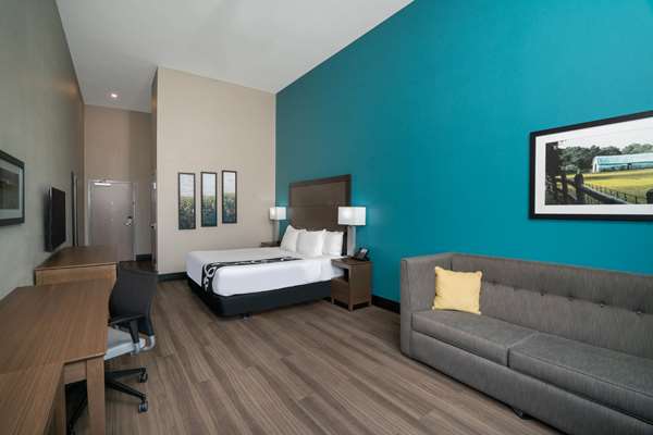 Suite - La Quinta Inn & Suites West Memphis - I-40 & I-55, Exit 278