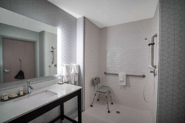  - La Quinta Inn & Suites West Memphis - I-40 & I-55, Exit 278