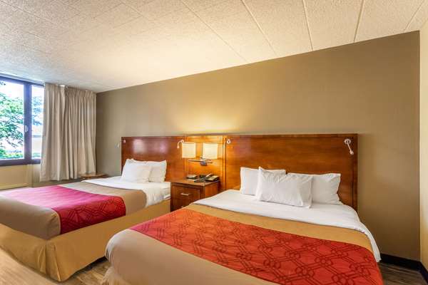  - Econo Lodge Fredonia