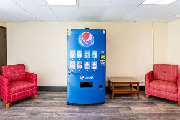  - Econo Lodge Fredonia